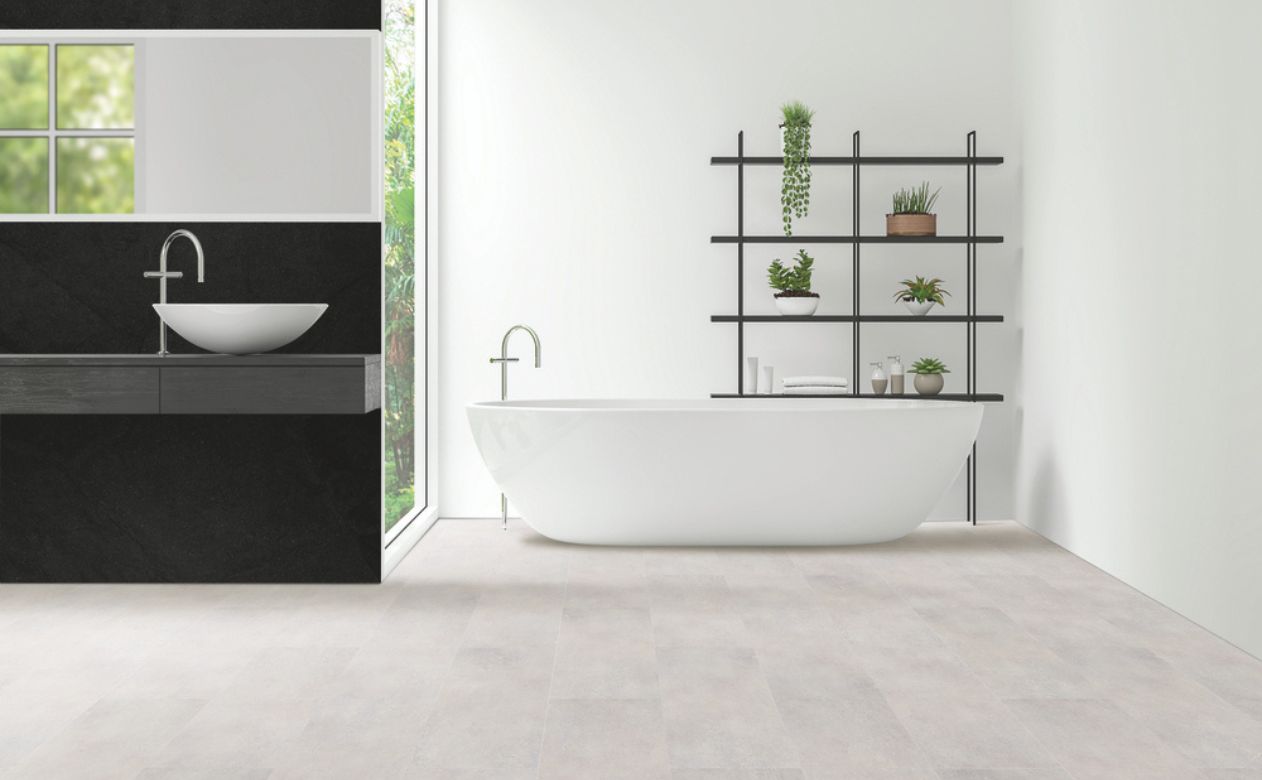 bathroom design in a bright Florida bathroom with luxury vinyl flooring